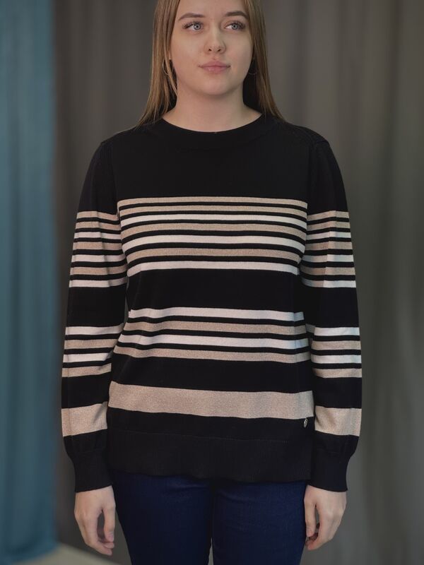 Musta raitaneulepaita naisille, STI